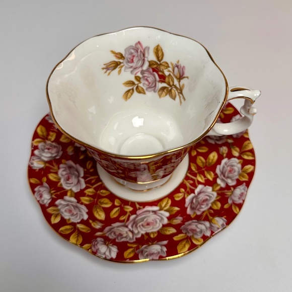 Royal Albert “Balmoral” Teacup & Saucer • Merrie England Series 🌹✨ Red & Gold - Picture 1 of 7